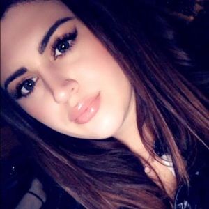 Meet your Posher, Leigh